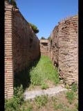 07174 ostia - regio i - insula xii - edificio (i,xii,9) - korridor - bli ri osten - 06-2024.jpg